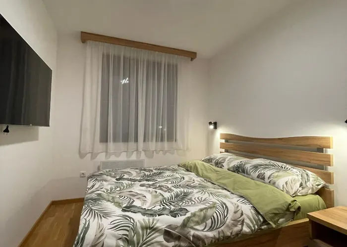 Eden Lux 12 즐라티보